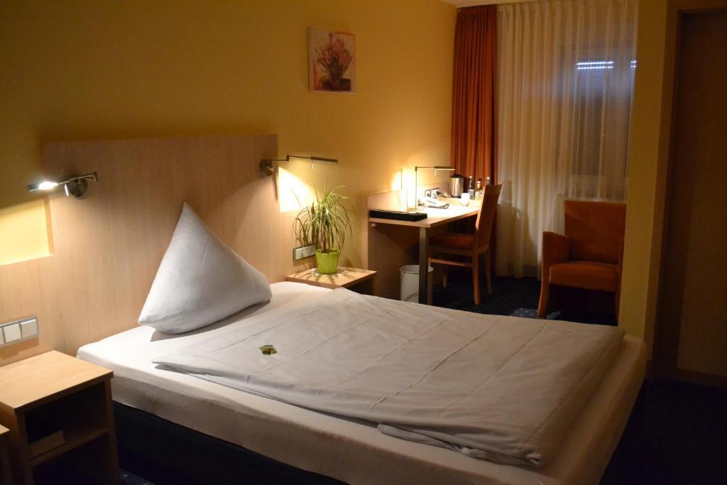 Landgasthof Hock Hotel Grossostheim Room photo